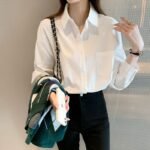 Camisa blanca de algodón puro para mujer, nueva sensación de diseño, blusa de nicho, camisa de fondo informal, camisa de manga larga de todo fósforo - immagine 2